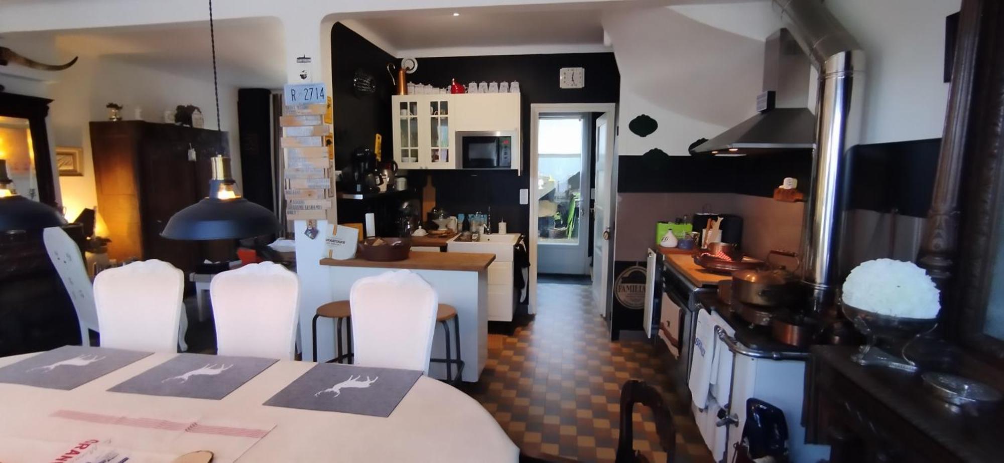 Une Chambre En Ville Донфрон Экстерьер фото